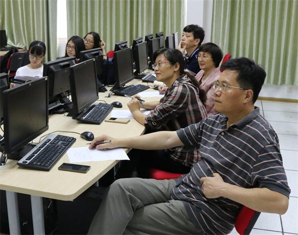 必一运动举办“教师党员示范课”