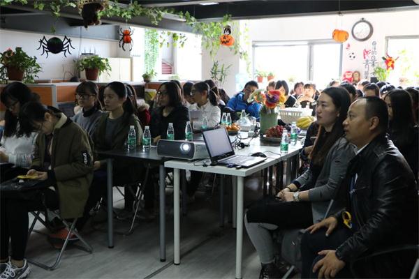 必一运动组织新生参观企业