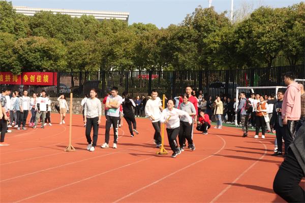 公司师生踊跃参与2018年校运动会