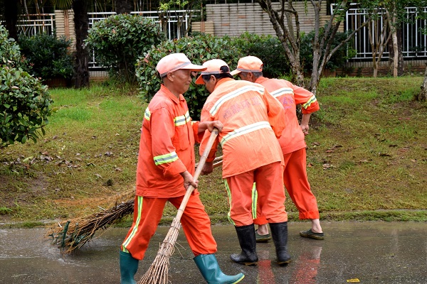 【暑期社会实践】必一运动“环卫工人”实践小分队