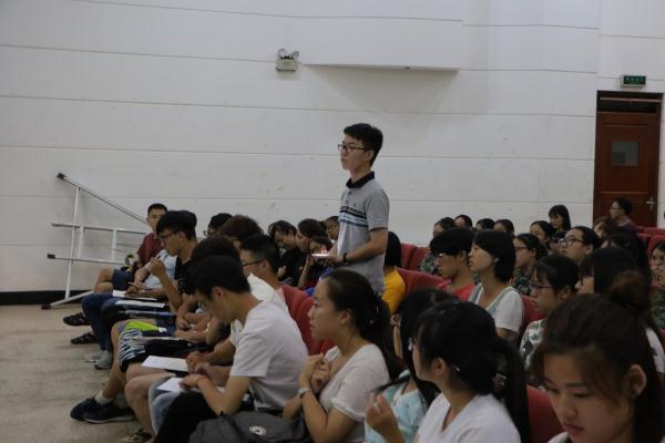 南京大学新闻传播公司副经理胡翼青教授来公司讲学