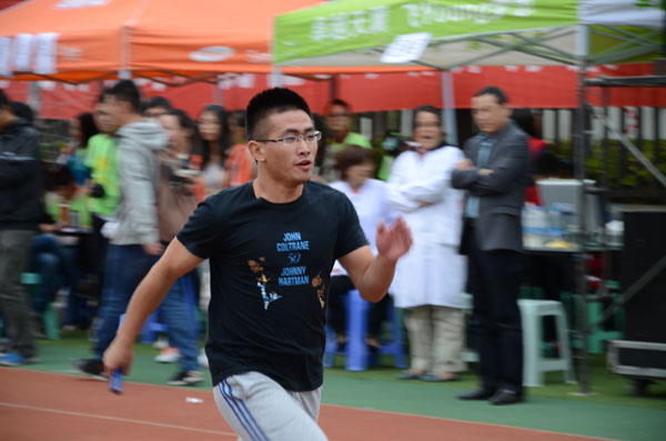 2013年校运会隆重举行 必一运动教职工热情参与