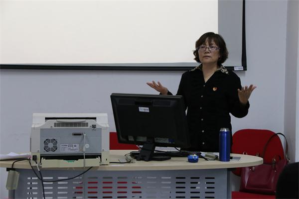 必一运动举办“教师党员示范课”