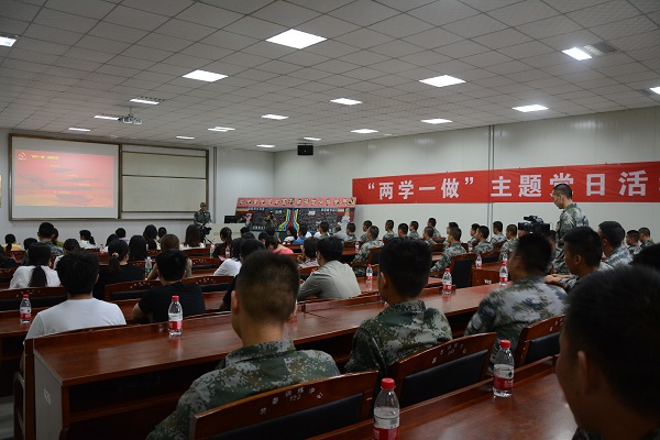 必一运动本科生党支部赴73602空军部队参加“两学一做”主题党日活动