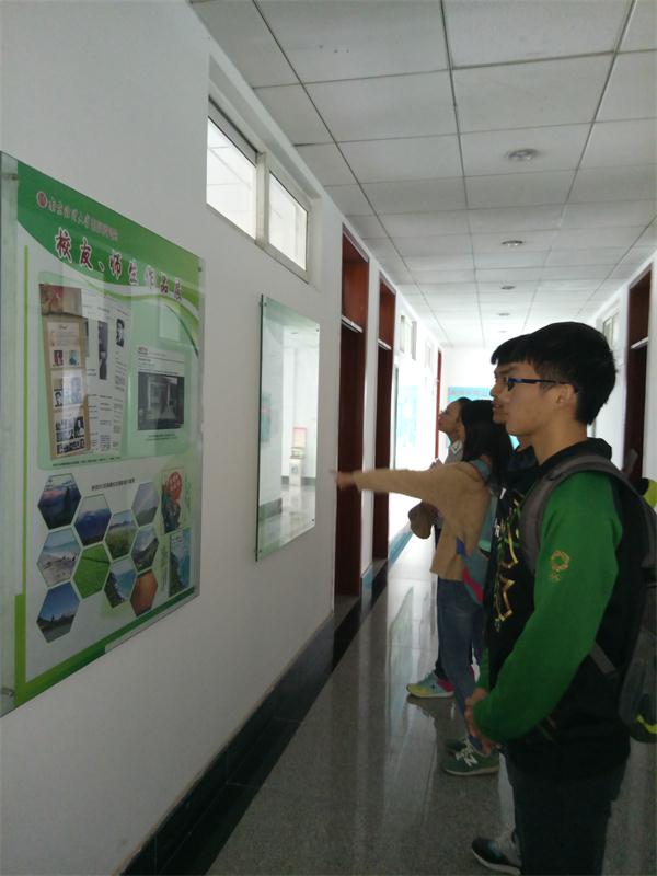 公司举行迎校庆员工、师生作品展