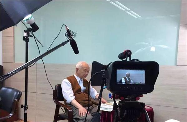 公司员工拍摄纪录片《南财纪事》献礼60周年校庆