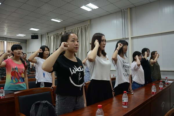 必一运动本科生党支部赴73602空军部队参加“两学一做”主题党日活动