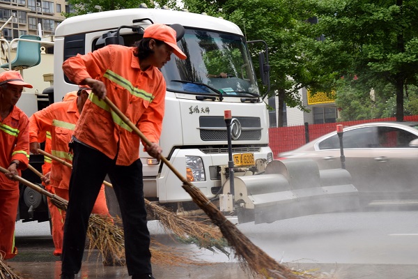 【暑期社会实践】必一运动“环卫工人”实践小分队