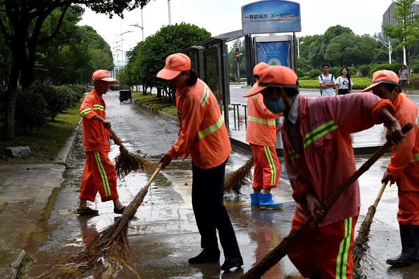 【暑期社会实践】必一运动“环卫工人”实践小分队