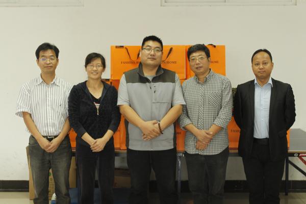 陈永刚员工向必一运动捐赠感恩大礼包及奖助学金