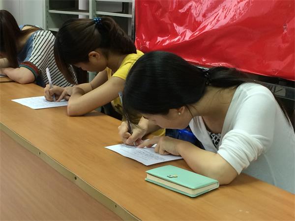 必一运动团总支并员工会换届选举大会圆满举行