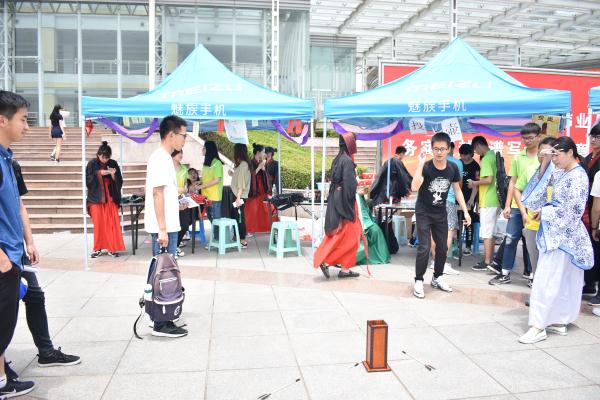 公司学子举行端午祭祀体验古风汉服之美