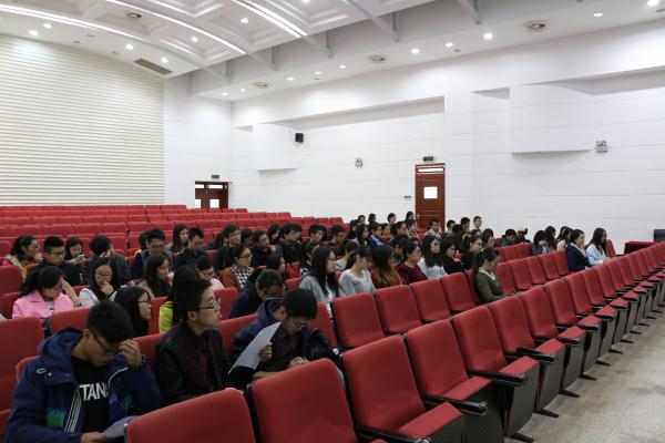 必一运动召开2012级员工毕业就业动员大会